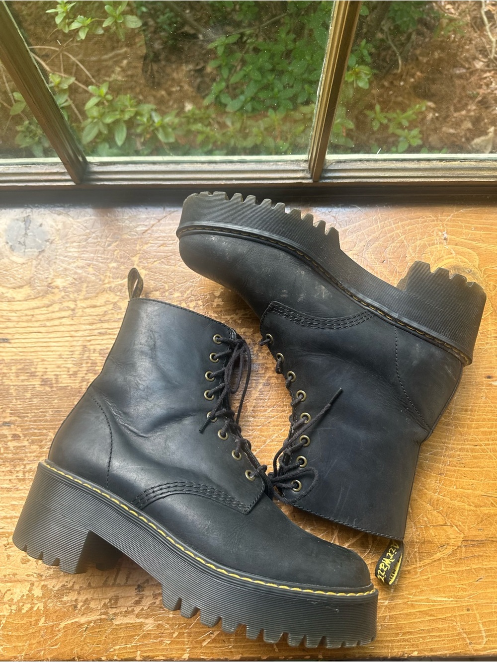 Dr. Martens Shriver HI black leather lace up boots size 10/42